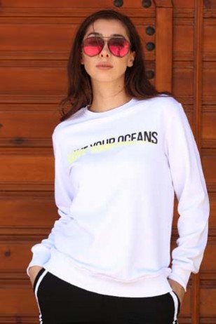 Beyaz Yazılı T-Shirt